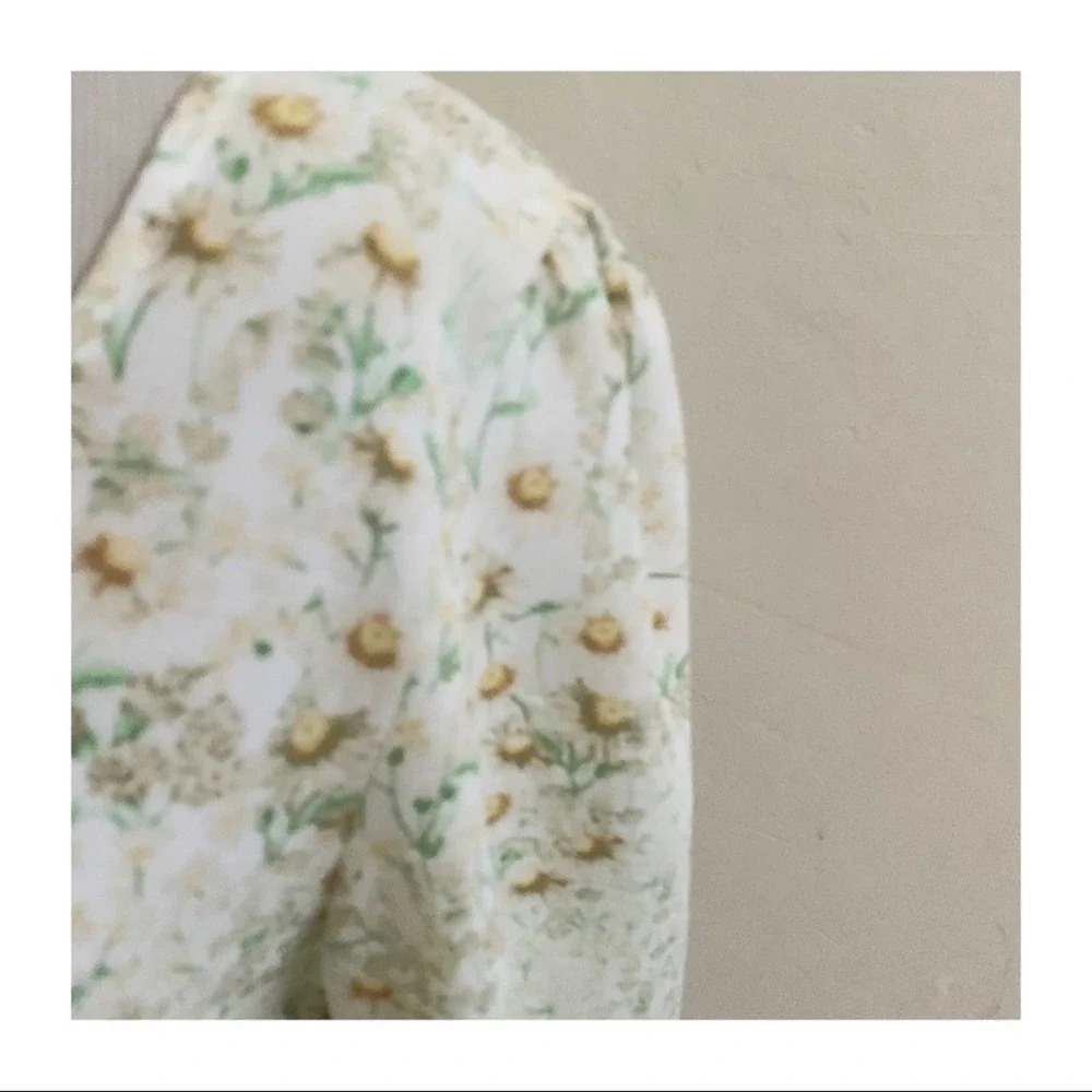 H&M Cottage Core Ruched Cropped Blouse Tie Front Cream & Yellow Size Medium - Picture 7 of 15